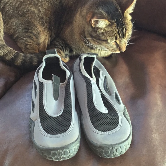 Sand-n-Sun black & gray water shoes, size 7* (9M) - Picture 2 of 7